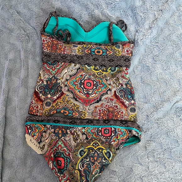 Bathing Suit - Picture 6 of 7